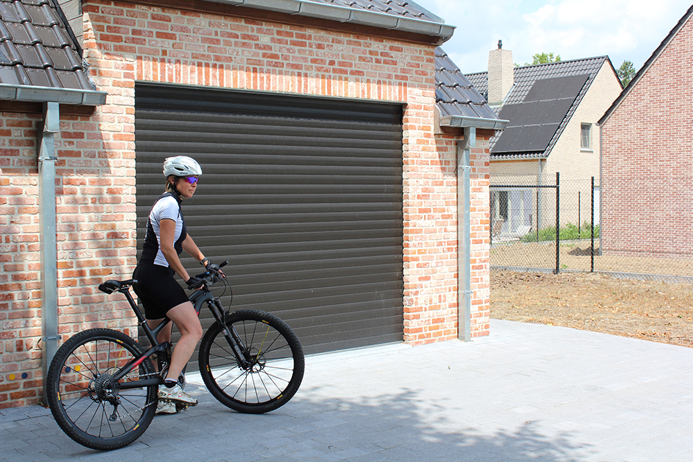 Garagepoort Roller Door Portes Roulantes Gezinswoning