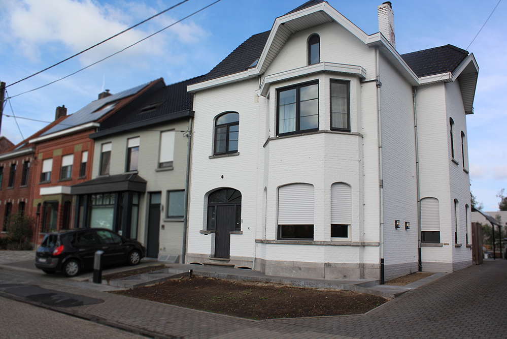 Rolluiken Roller Shutter Volets Roulants Charmante rijwoning